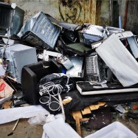 电子配件销毁与回收工厂之间的关系